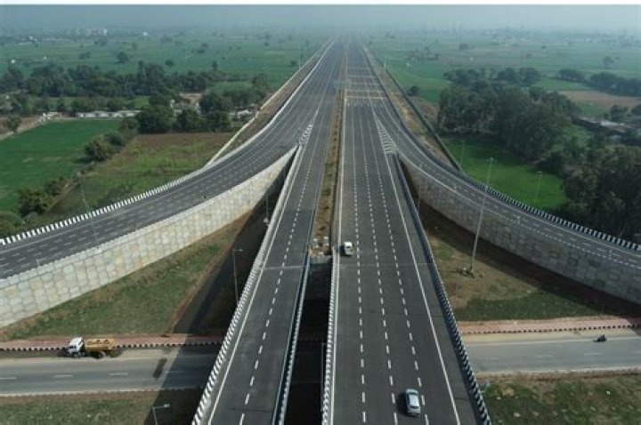 
Land acquisition for Ganga Expressway completed, 56% progress in C&G work: Officials 